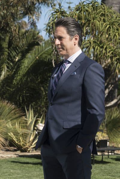 Scott Cohen as Ezra Wolf - The Fix Season 1 Episode 1