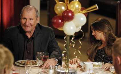 Modern Family Review: Nude Year's Eve