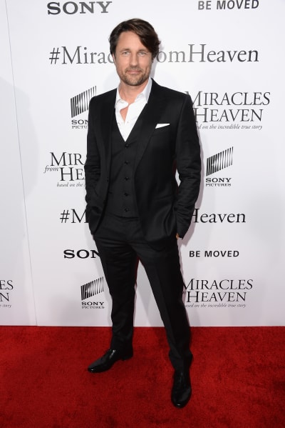 Martin Henderson "Miracles From Heaven" - Arrivals