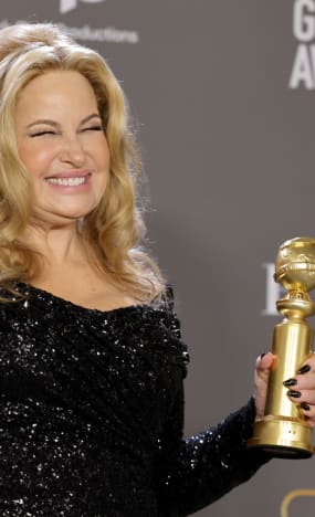 Jennifer Coolidge poses with the award Best Supporting Actress - Television Limited Series/Motion Picture for "The White Lotus"