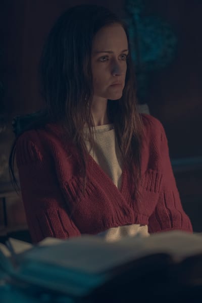 The Handmaid S Tale Season 2 Episode 12 Review Postpartum Tv Fanatic