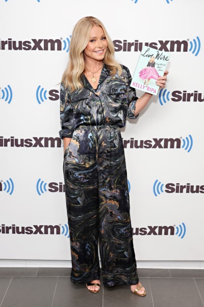 Kelly Ripa poses for a photo during SiriusXM's Town Hall with Kelly Ripa hosted by Andy Cohen