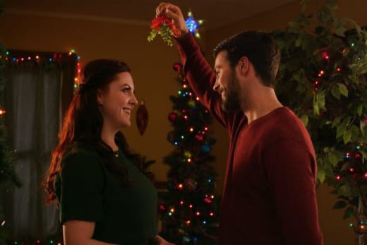 Smiling Under Mistletoe - The Christmas Listing
