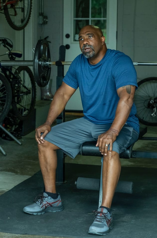 Weight Training - Mayor of Kingstown Season 2 Episode 2