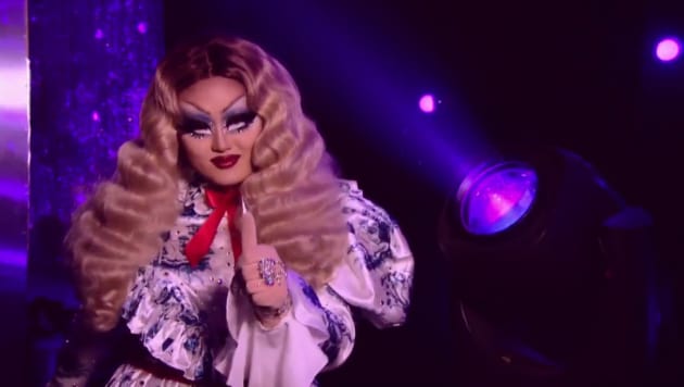 New Crew Members Rupaul S Drag Race Season 10 Episode 1 Tv Fanatic