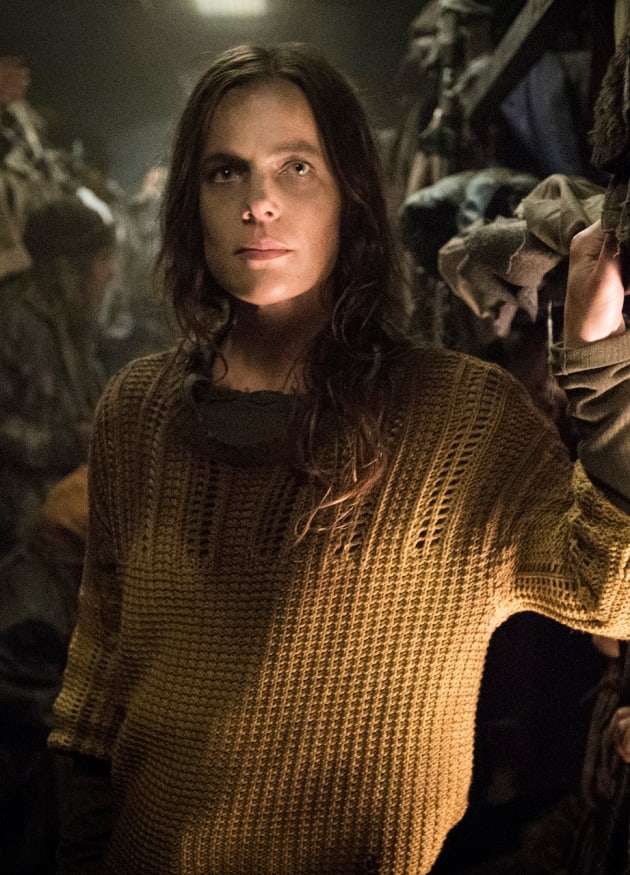 Josie - Snowpiercer Season 1 Episode 1