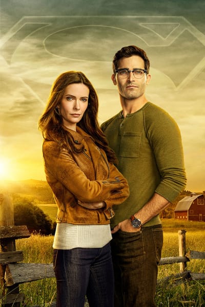 #Superman & Lois Live the Farm Life in First Look Photo