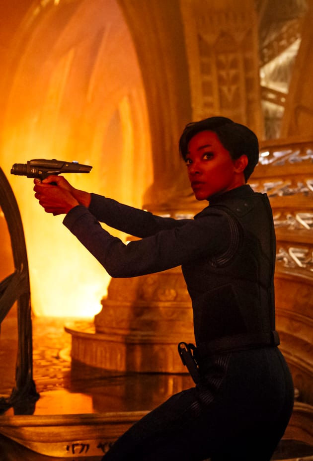 Burnham at the Ready - Star Trek: Discovery Season 1 Episode 2