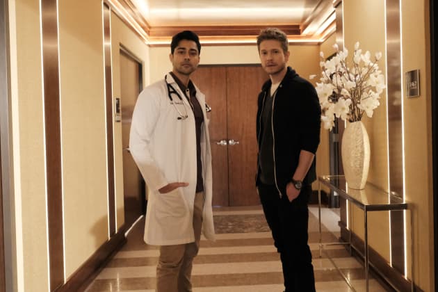 The Real Doctors of Chastain - The Resident Season 1 Episode 7