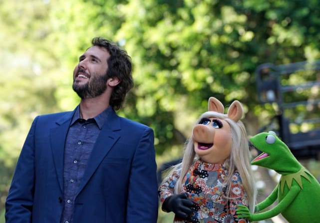 Josh groban and miss piggy the muppets