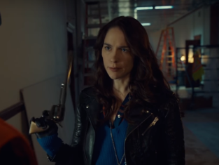 Wynonna Earp Season 2 Episode 2 Review: Shed Your Skin - TV Fanatic