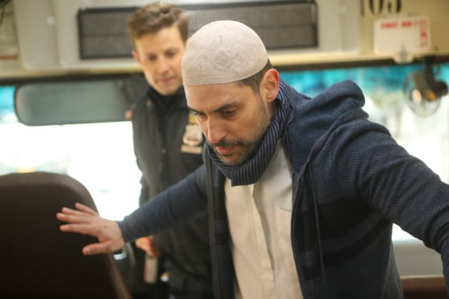 Tariq Disarms a Bomb - Blue Bloods Season 8 Episode 17