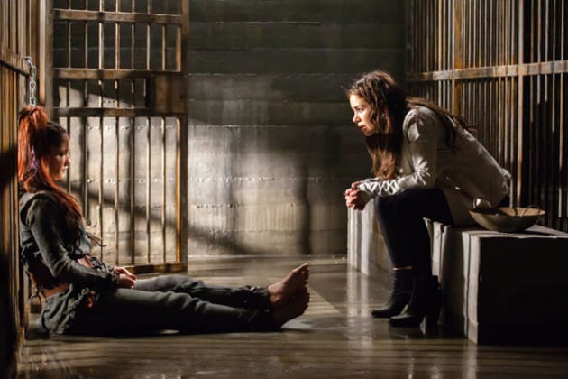 Claire Befriends Zoe - Dominion