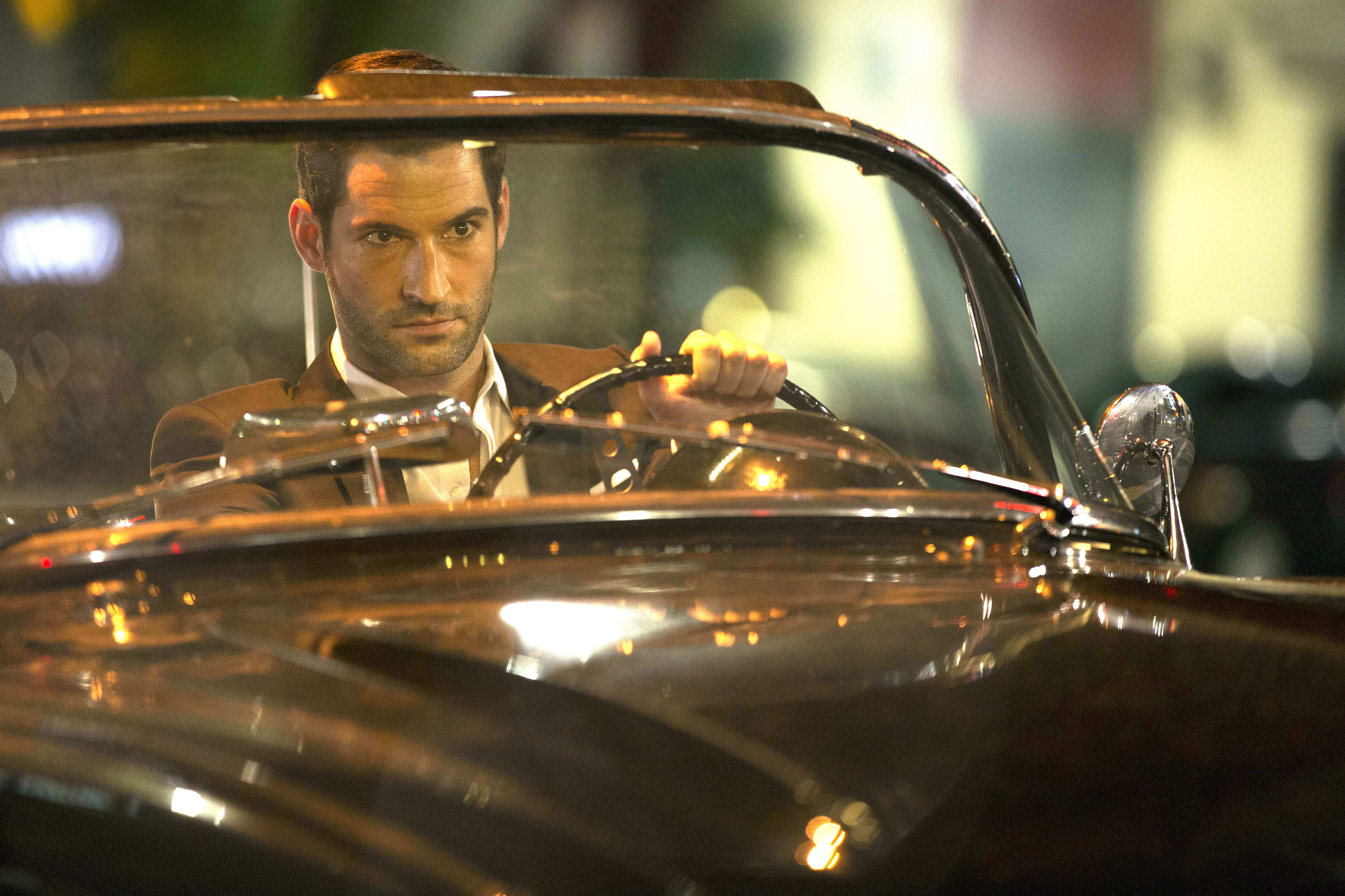 Lucifer s01e01 best sale watch online