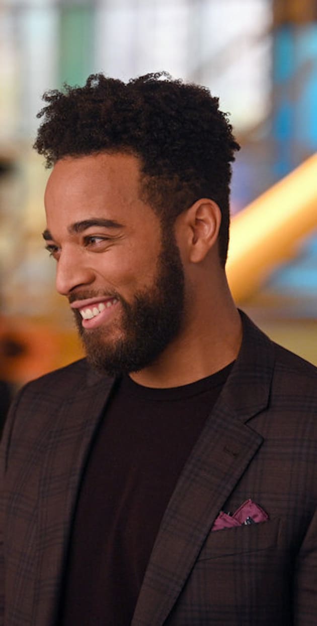 Simon happy - Zoey's Extraordinary Playlist Season 1 Episode 10