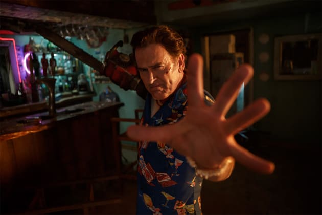 TV Series Review: Ash vs Evil Dead - Season 2 - GAMES, BRRRAAAINS & A  HEAD-BANGING LIFE