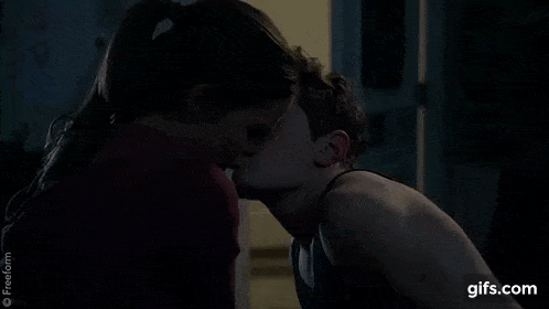 Callie and Aaron the fosters dl