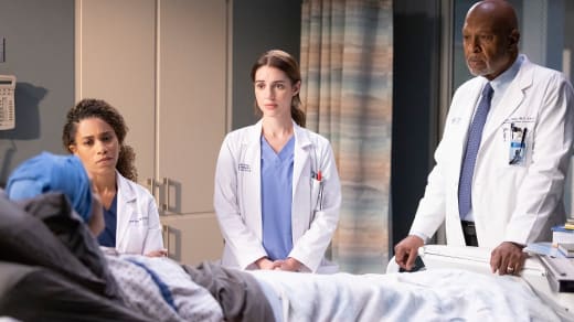 Treating Natalia  - Grey's Anatomy Season 19 Episode 10
