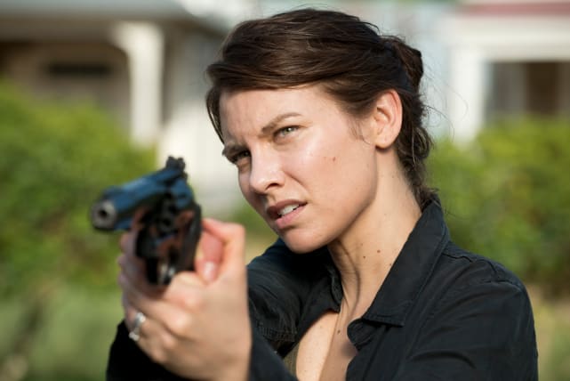 Maggie's got a gun - The Walking Dead Season 6 Episode 1