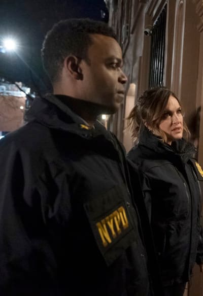 Challenging the Brass - Law & Order: SVU Season 22 Episode 11