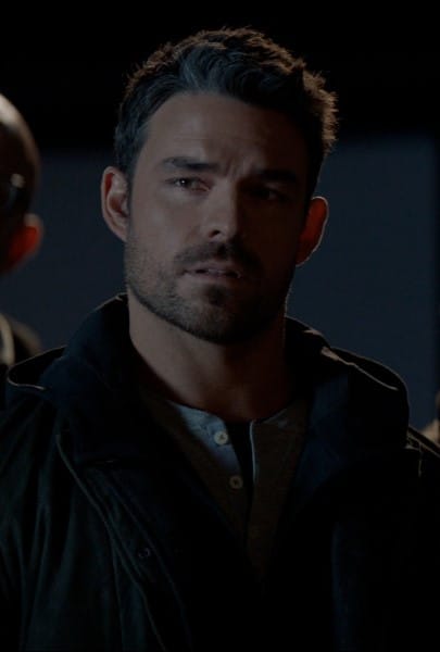 Looking for an Angle - Batwoman Season 2 Episode 17