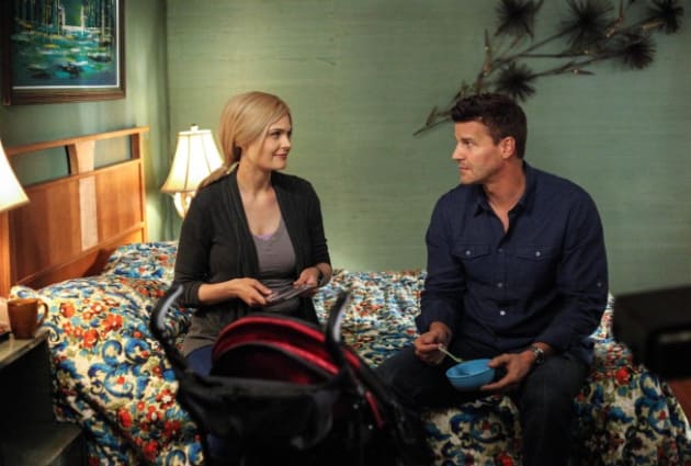 Bones Season 8 Premiere Pics: Fancy Seeing You Here - TV Fanatic