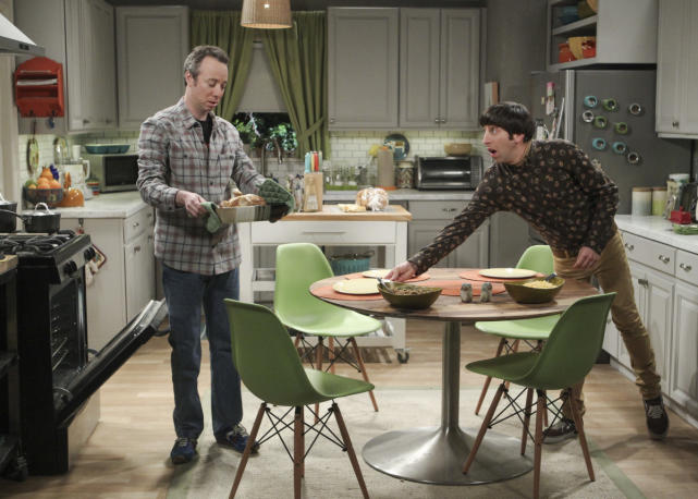 Stuart Helps Out - The Big Bang Theory Season 10 Episode 21