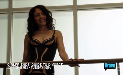Girlfriends' Guide to Divorce Promo: Abby's the Sexy Face of Divorce!
