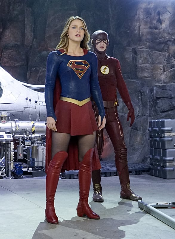 Supergirl and the flash team up