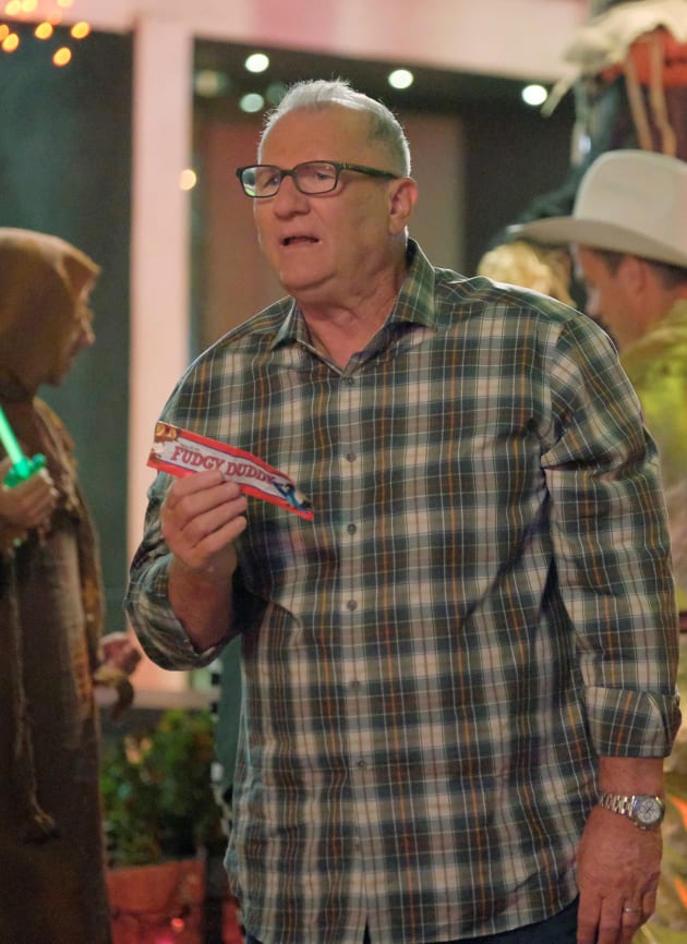 Modern family season 2025 11 episode 5 online