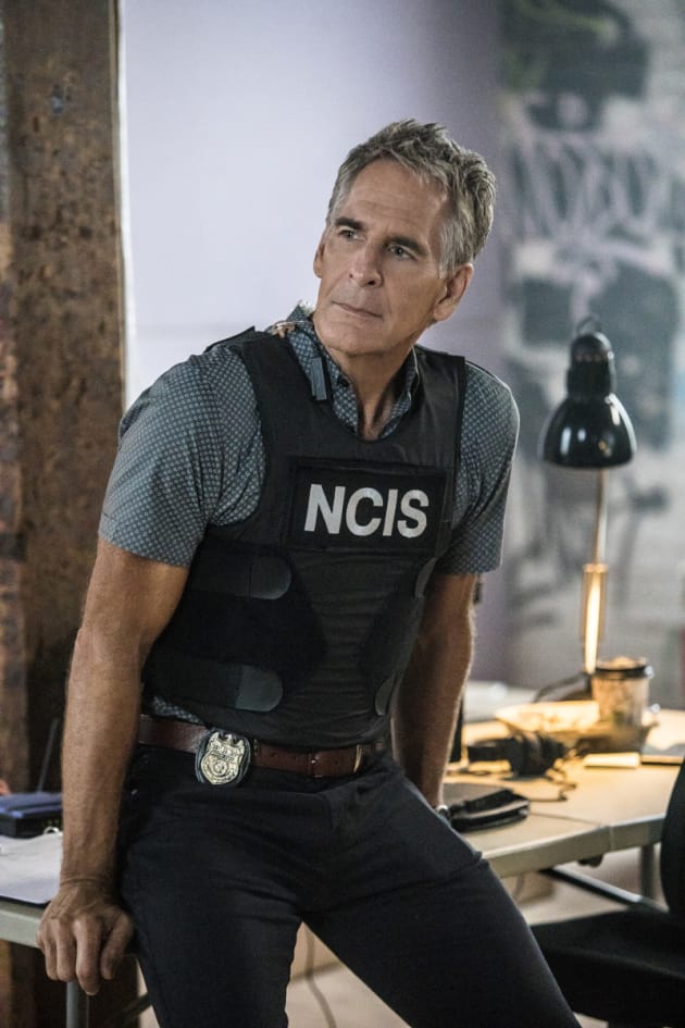 Joining Forces - NCIS: New Orleans Season 4 Episode 3