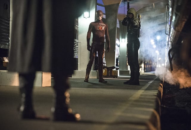Help Arrives - Arrow Season 3 Episode 8