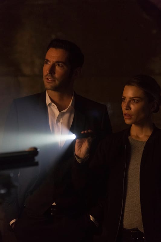 In the Dark - Lucifer Season 2 Episode 3