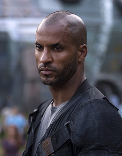 Lincoln Looking Serious - The 100 Season 3 Episode 1