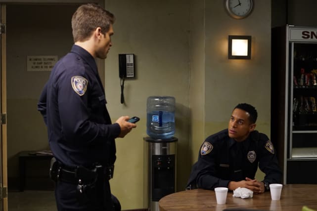 Is A Texting You Now? - Pretty Little Liars Season 6 Episode 7