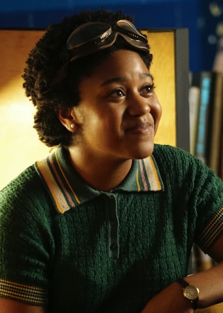 Beth smile - Stargirl Season 1 Episode 6