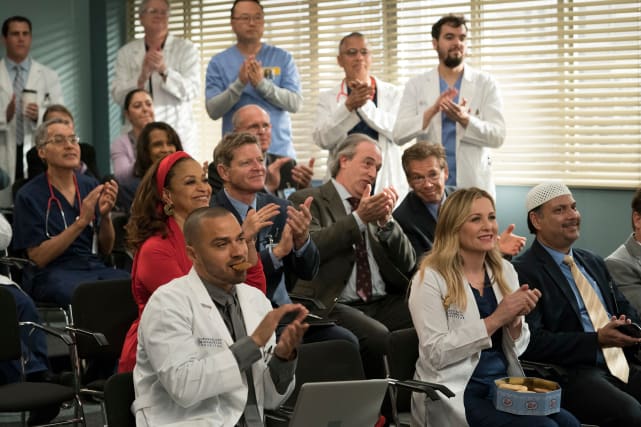 A Round of Applause - Grey's Anatomy Season 14 Episode 20