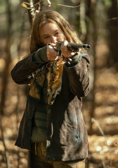 Leah With a Gun - The Walking Dead Season 10 Episode 18