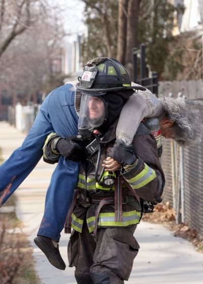 Carver Saves a Life - Chicago Fire Season 12 Episode 7
