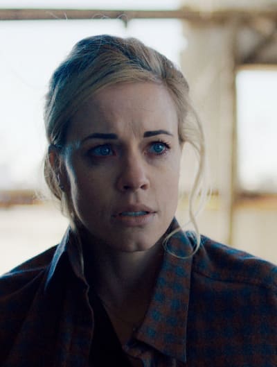 Fighting For Her Life - Queen of the South Season 5 Episode 8