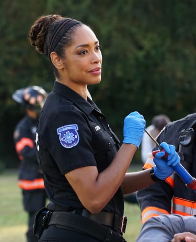 9 1 1 Lone Star Season 2 Episode 4 Review Friends With Benefits