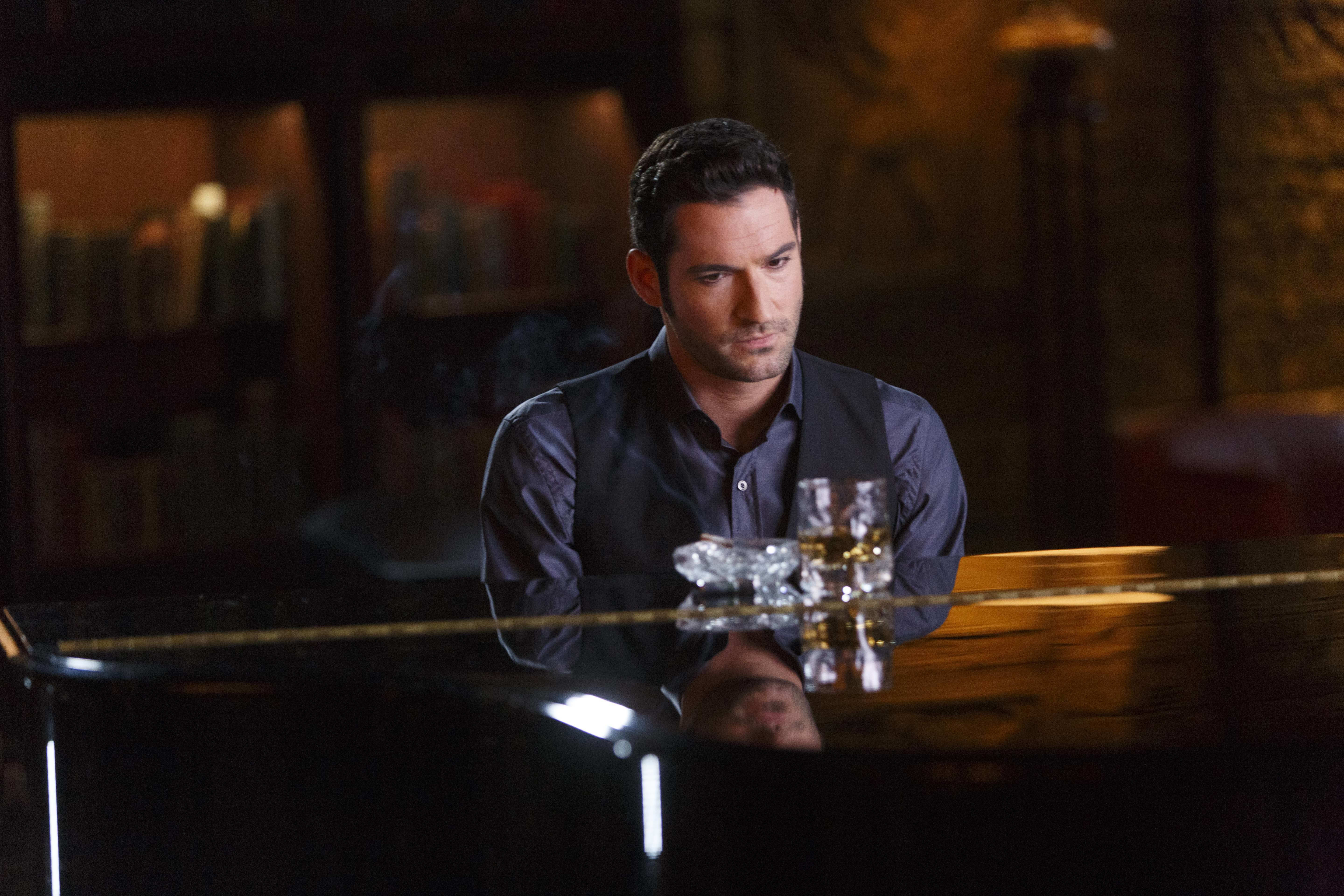 Lucifer Season 2 Episode 1 Review Everything s Coming Up Lucifer