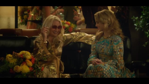 Kathleen Makes Her Move - American Woman Season 1 Episode 3