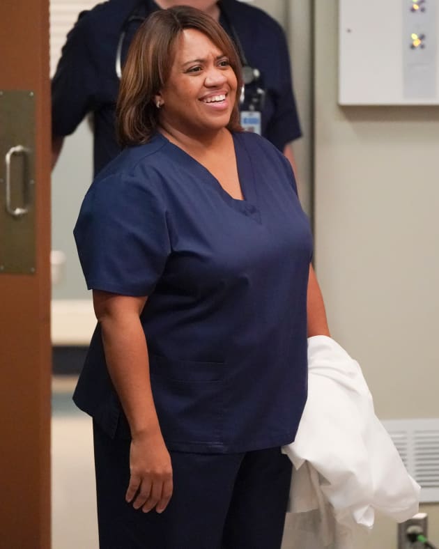 Recruiting an Old Friend - Grey's Anatomy Season 18 Episode 3