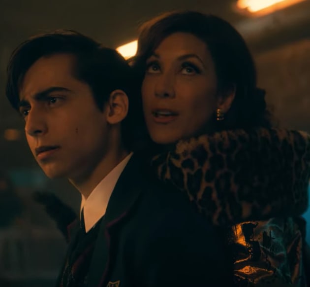 The Umbrella Academy Season 2 Episode 6 Review: A Light ...