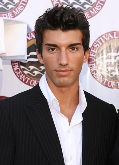Justin Baldoni pic