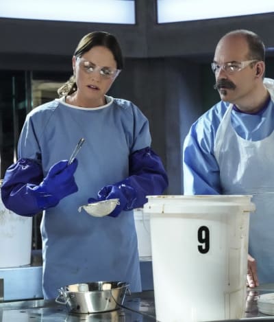 Separating Remains - CSI: Vegas Season 1 Episode 8