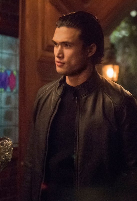 Friendly Reunion - Riverdale Season 5 Episode 8