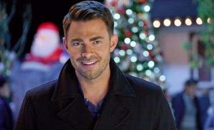 Jonathan Bennett Teases The Holiday Sitter, Taking "Comedy to the Next Level" at Hallmark
