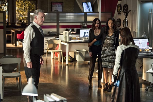 Hold Her Back - The Flash Season 2 Episode 5